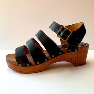 NWOT Qupid Strappy Heeled Clogs Black Faux Leather Buckle 6.5 Sandals